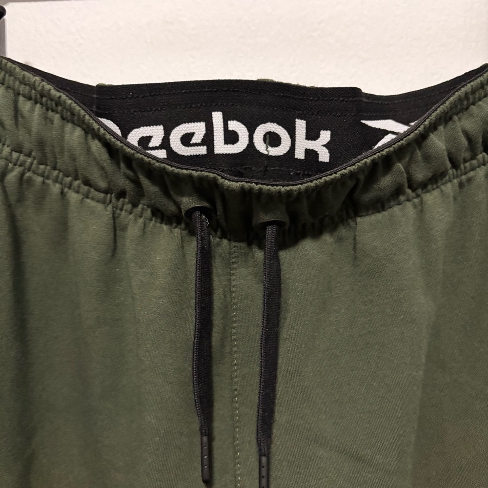 🆒 Reebok Men's Olive Green Drawstring Joggers with Black Accents - Picture 2 of 9